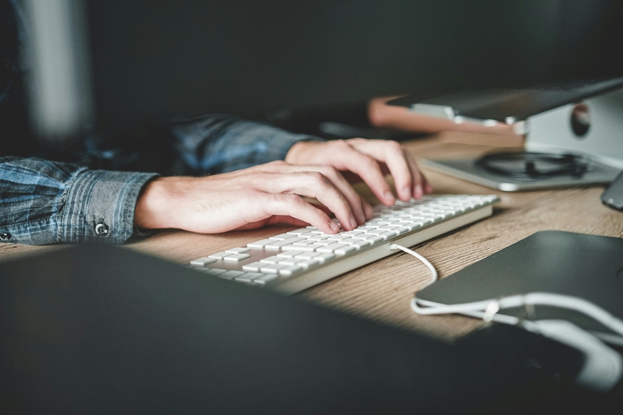 Schermata software gestionale con grafici e dati aziendali